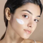 Isntree 10ml Hyaluronic Acid Watery Sun Gel SPF50+ PA++++ - Image 3