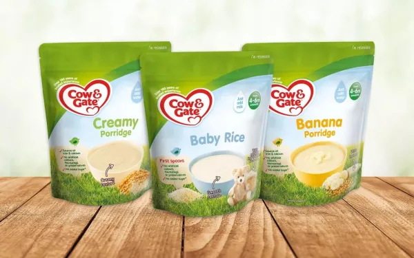 Cow and Gate smooth banana weaning porridge 125 gram imported UK