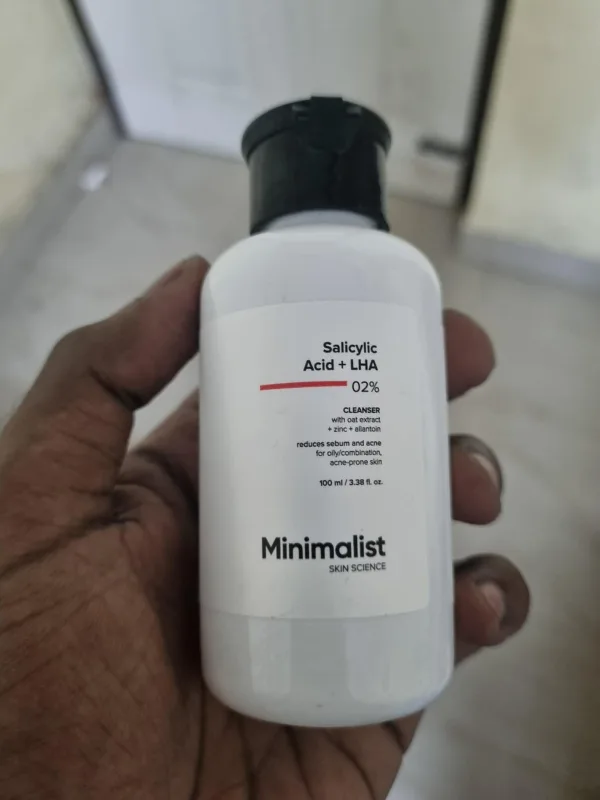 Salicylic acid and LHA 2 percent face cleanser for oily, congested skin