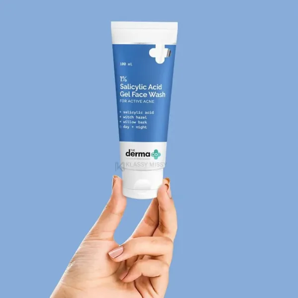 The Derma Co 1% salicylic acid face wash packaging detail