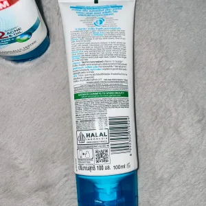 Salicylic acid clearing foam for oily and acne-prone skin, unisex