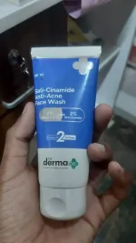 The Derma Co Sali-Cinamide anti-acne face wash 80ml tube with salicylic acid and niacinamide