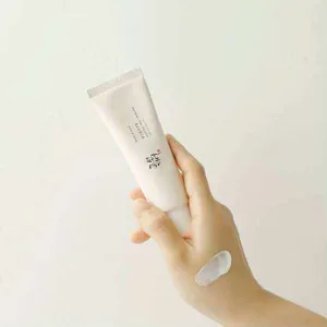 Korean rice bran sunscreen SPF50+ with no white cast, travel size